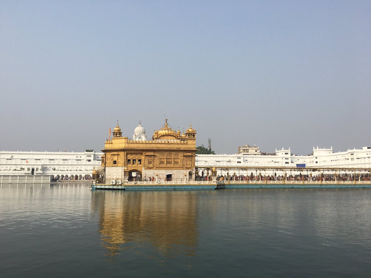 JennaDublin's tweet photo. beauty, peace, space for reflection..histories and architecture that span centuries #GoldenTemple #usicomos #2016iep https://t.co/ZvyeDMoPt9