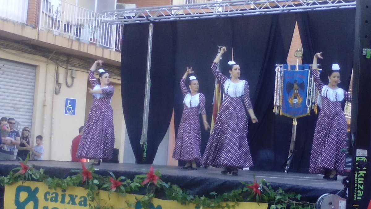 TSanchis_'s tweet photo. Festival dances @falla_empalme. #Cultura #tradiciones con la presencia de FM de Valencia https://t.co/56kJOoOkPd