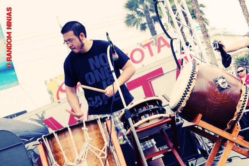 RandomNinjas's tweet image. Happy Birthday to The Yusuke!

#taikodrums #taiko #happybirthday #venicebeach #randomninjas