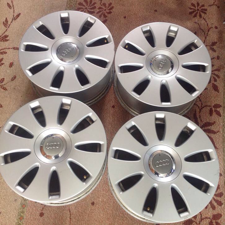 Te Koop originele Audi A4 velgen 16 inch link.marktplaats.nl/m1061848955