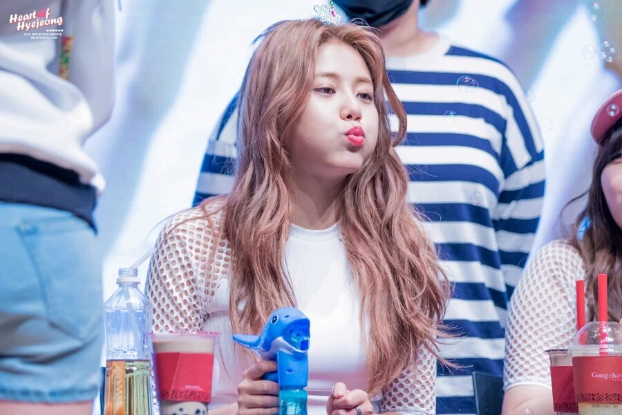 hyelinus810's tweet photo. Chubby me~ https://t.co/3DvVfqEH5m