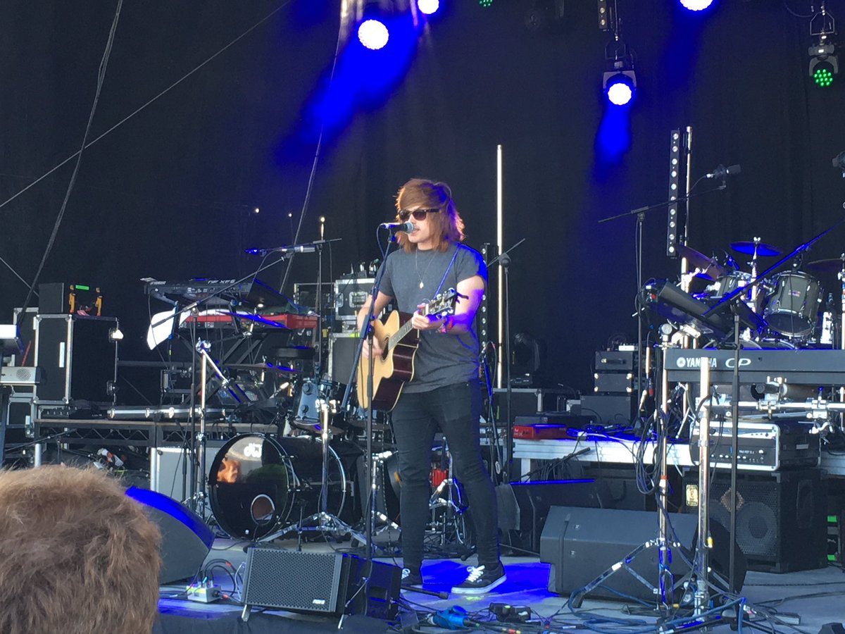 Wow! <a href="/RobbieColes/">Robbie Coles</a> sounding amazing in the sunshine