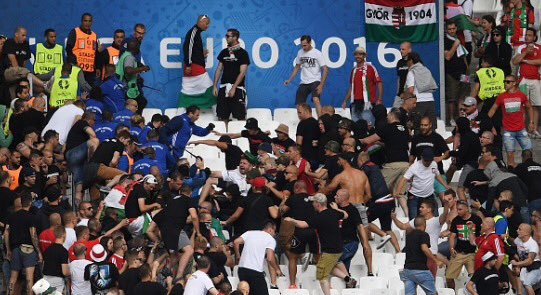 UltrasNation's tweet photo. Iceland - Hungary. (18/06/16)

Hungarian fans with a small fight with police and security. https://t.co/4kXcml4eCo