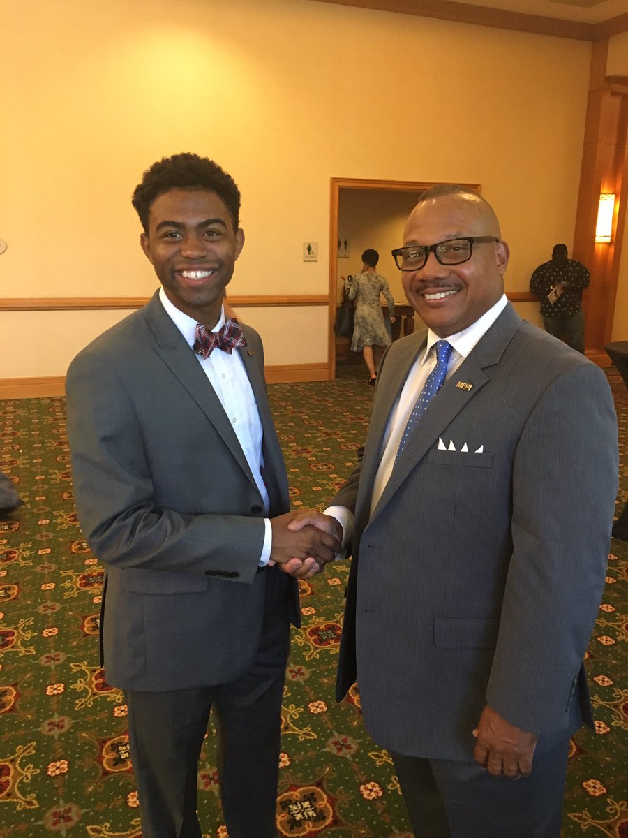williamisworldw's tweet photo. #volunteer & #mentor Mr Tony Little of @Xerox & @PikeHighSchool 2016Grad #PurdueColin @ #MEPI2016 @NSBEPurdue https://t.co/9Q13t6Bc6a
