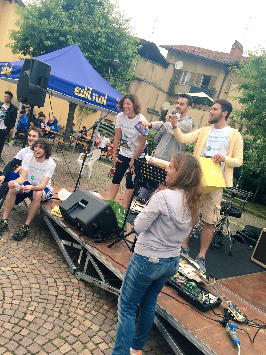 biellayoung's tweet photo. È iniziata la L O T T E R I A in Piazza Del Monte..
Maccagno, torcetti, caffe e tanta ignoranzaaa🙈 https://t.co/WNlYQT3QMb