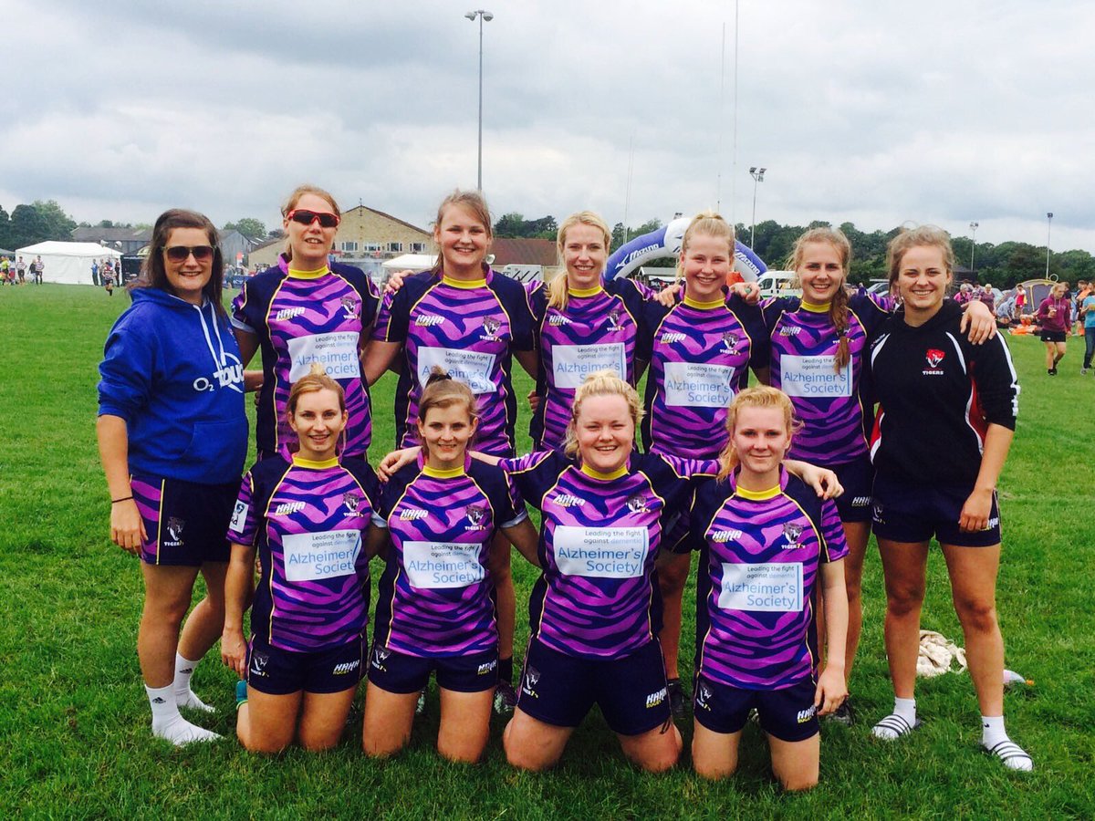 LauraMHale9's tweet photo. Great day at frome.. @Tiger7sUK winning the bowl. Supporting @alzheimerssoc at the same time🏉🍻☀️🐯 https://t.co/Msr3VouSiw