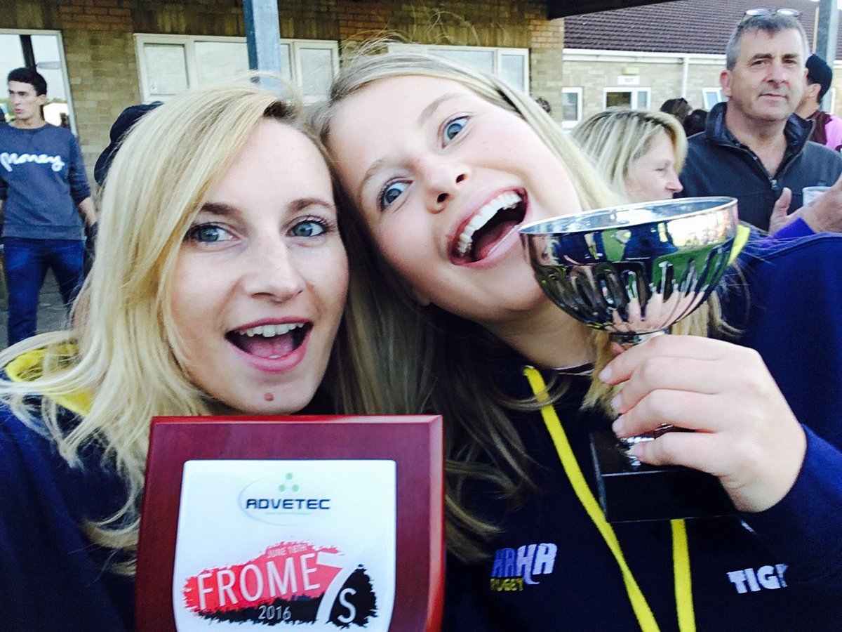 LauraMHale9's tweet photo. Great day at frome.. @Tiger7sUK winning the bowl. Supporting @alzheimerssoc at the same time🏉🍻☀️🐯 https://t.co/Msr3VouSiw