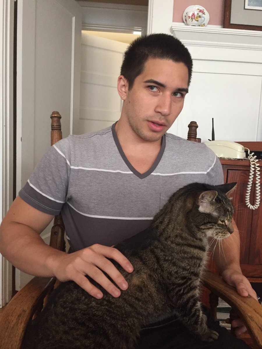 kathleenm131's tweet image. "Isn't it amazing how pussy just falls into my lap?" -@markjr17