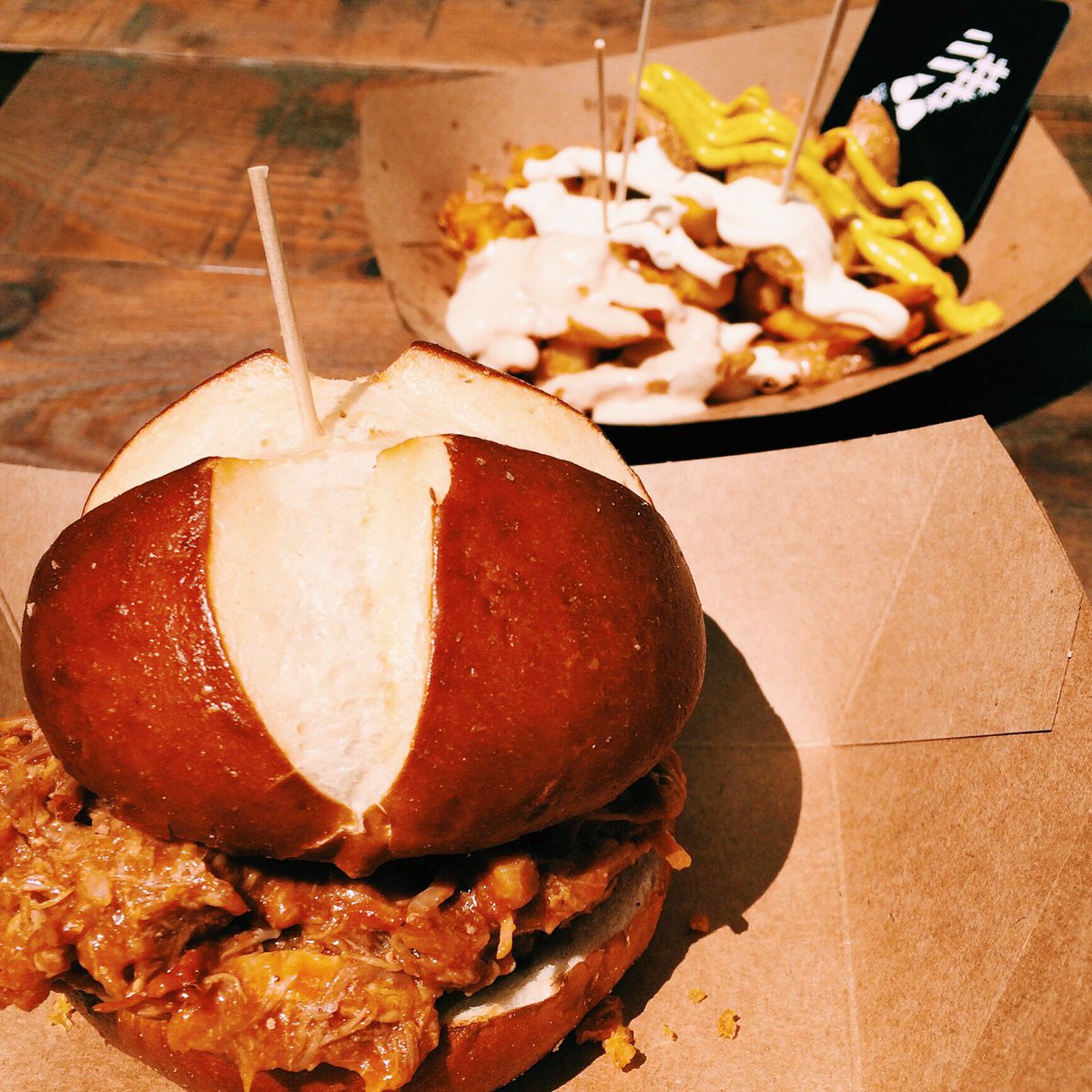 ¡<a href="/thenookzgz/">The Nook Zgz</a> se estrena en #Catatruck pisando fuerte! Nice! 🇬🇧