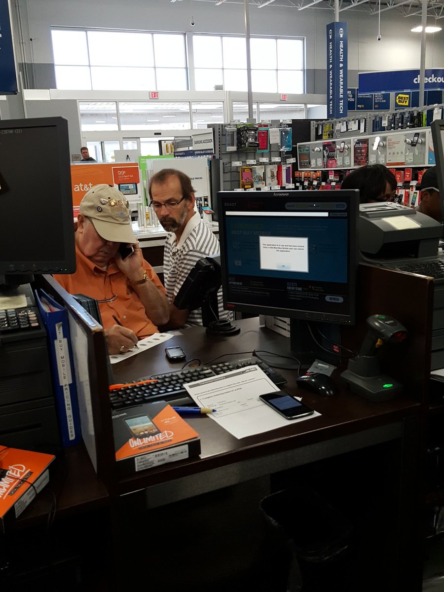 JamieGudding's tweet photo. @kc_jamie_wilson @TimMiller44 BEST BUY 768 in Liberty slinging Boost Mobile #byebyeAT&amp;T https://t.co/XqG4BkOVhr