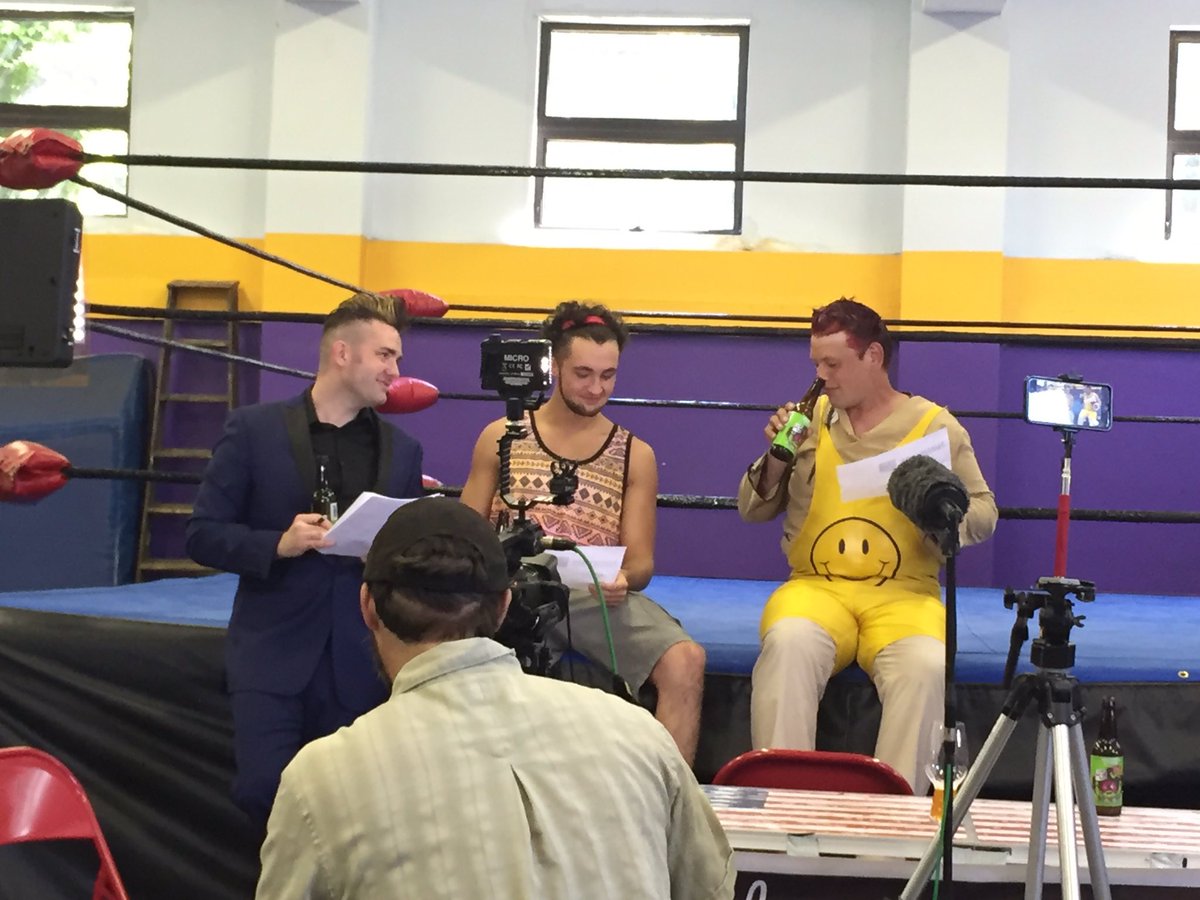 ChaoticWrestlin's tweet image. Strangest drinking partners ever. @allgoodag @RedHeadPsycho @DuffysBrew