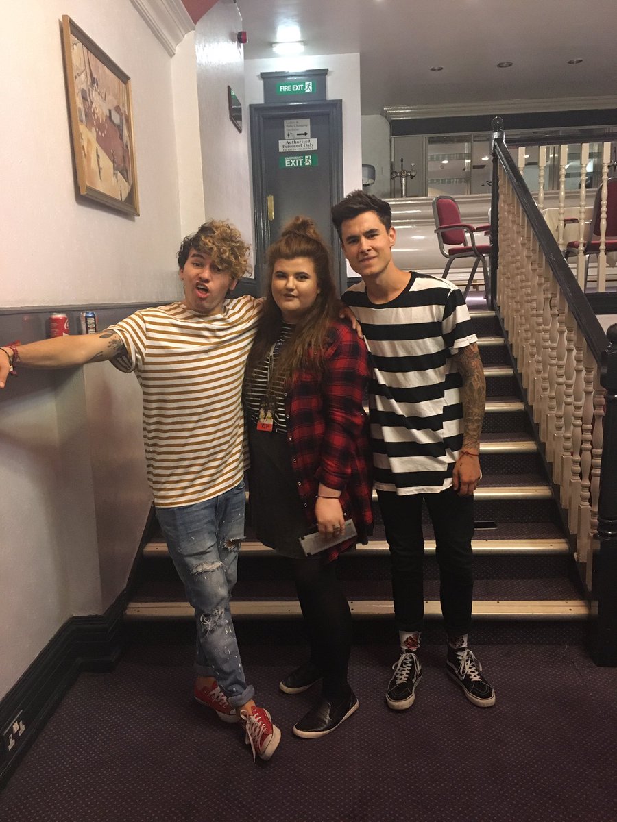 fleurplays's tweet photo. MY BABIES @KianLawley @jccaylen ❤️❤️ https://t.co/qeKNByga2v