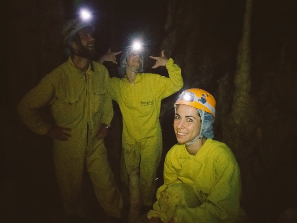 MarcheTourismEN's tweet photo. "Down the rabbit hole"! #frasassi caves are a wonderland! #frasassitour #visitfrasassi #lemarche https://t.co/tm578o0xc8