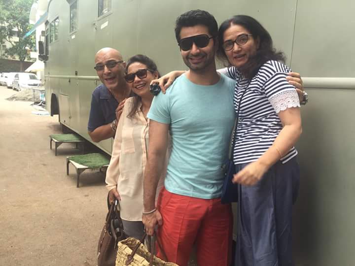 Harshad_AroraFC's tweet photo. @har1603 with cast of Dahleez😘 https://t.co/JNqJ66UXxW