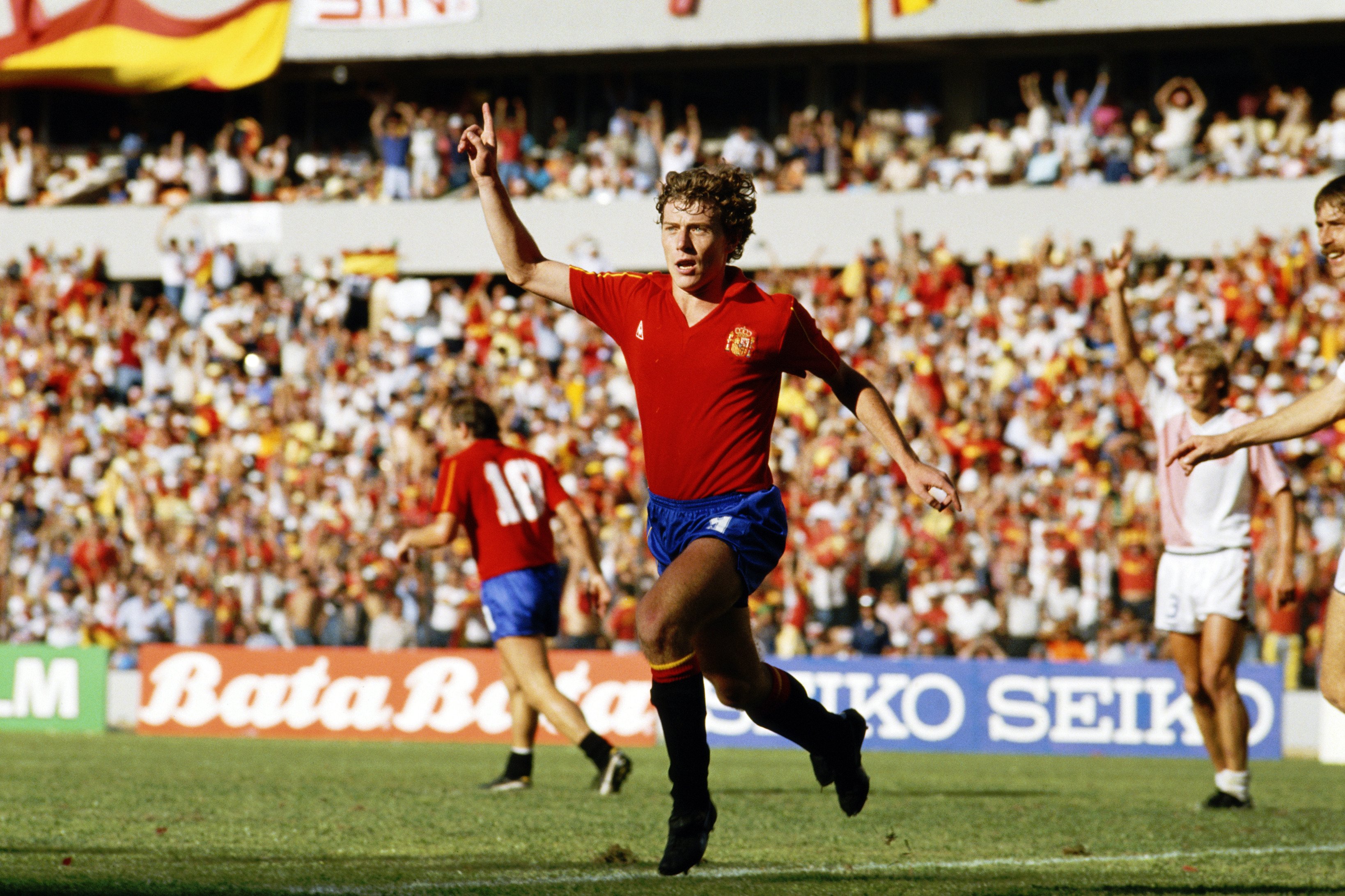 Cuando materno Posdata FIFA World Cup on Twitter: "Not 1⃣, or 2⃣, or 3⃣... but 4⃣! 'The vulture'  was well fed #onthisday in 1986 when Butragueno's Spain won 🇪🇸 5-1 🇩🇰  https://t.co/CqEbJvrN82" / Twitter