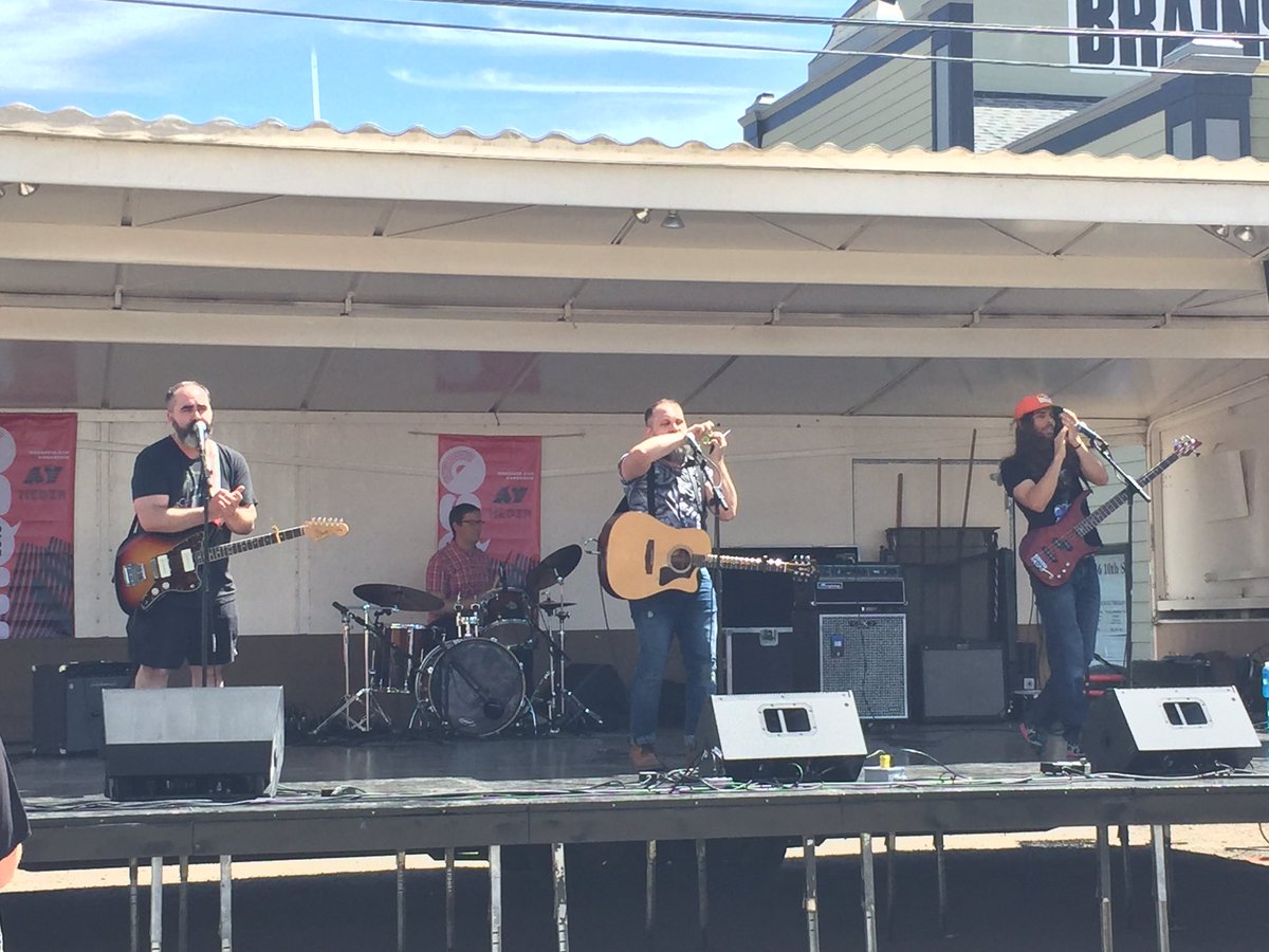 <a href="/KarpinkaBros/">Karpinka Brothers</a> are hilarious! #Moso2016 #Jhorts <a href="/MoSoFest/">MoSo Fest</a> <a href="/mosoconf/">MoSo Conf</a> MoSo