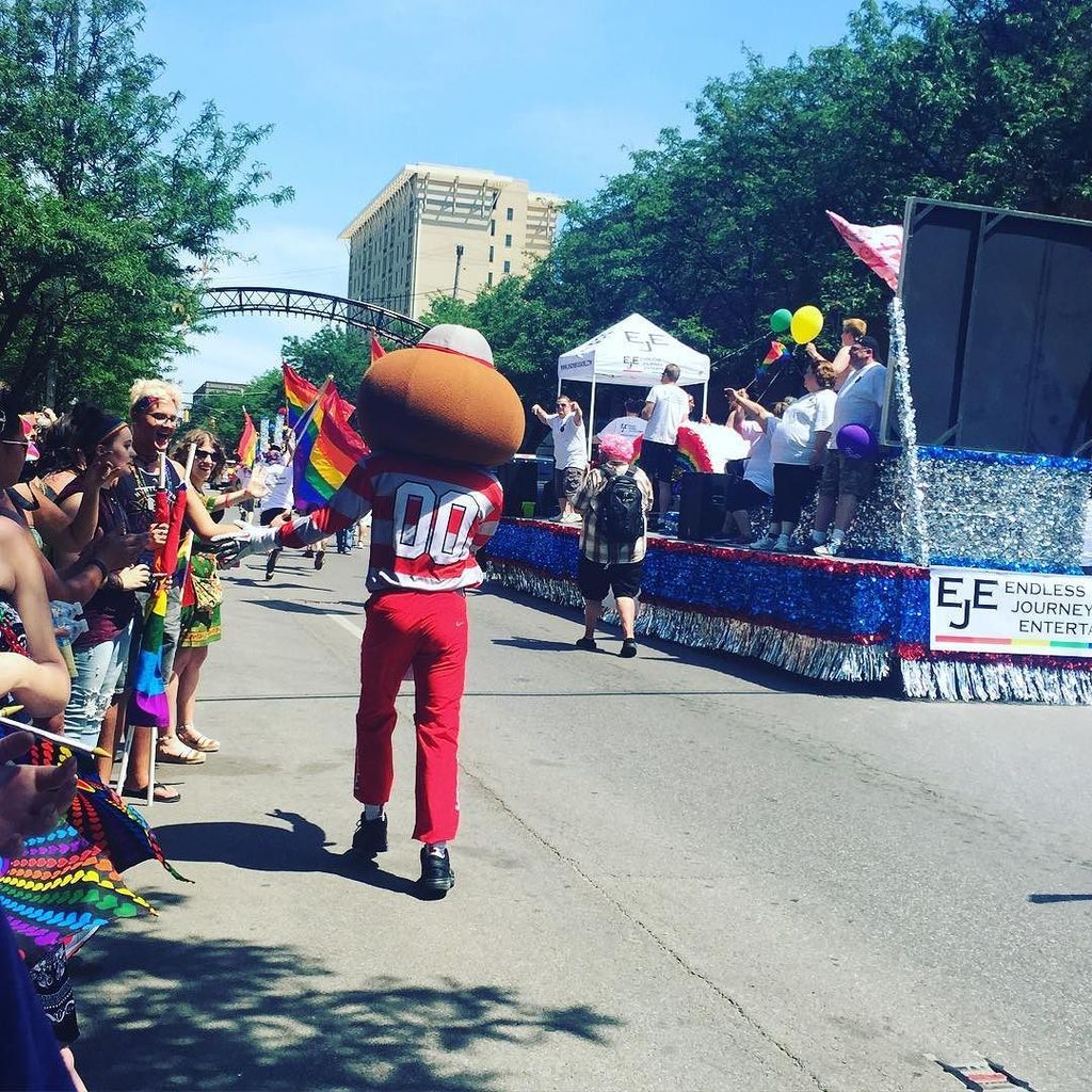 shortnorth's tweet photo. Happy Pride. #shortnorth #startwithart #artmakescbus #lifeincbus #asseenincolumbus #columbus #ohiogram https://t.co/q9Xp9qaTUv