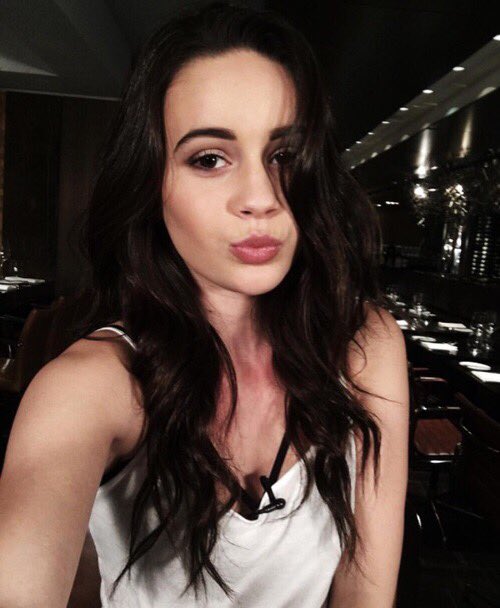 taniashome5's tweet photo. #BeaMiller vs #DaniCimorelli
#Rt for Bea
#Like for Dani https://t.co/OstplAMQBo