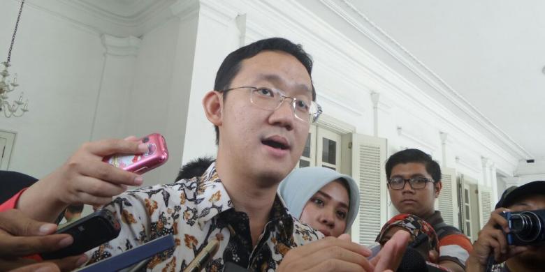garis_2's tweet photo. Soal Dana 30 M Ke Teman Ahok, Ini Reaksi Sunny https://t.co/5637kPx1N3 https://t.co/8XgIPGOzBe