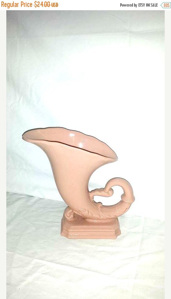 JunkYardBlonde's tweet photo. Vintage Pink Pottery Cornucopia Vase, Horn of Plenty Vase, Cornucopia, Co… https://t.co/7wMCxkmojR #Etsy #Cornacopia https://t.co/8utwb6fLJ9