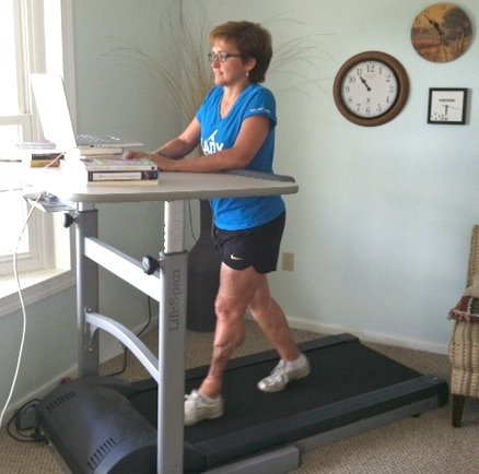 HealthyOfficeUK's tweet photo. The perfect way to burn calories whilst keeping buys and productive https://t.co/XHni4XAHLe #treadmilldesks https://t.co/HPeVPF7uBj