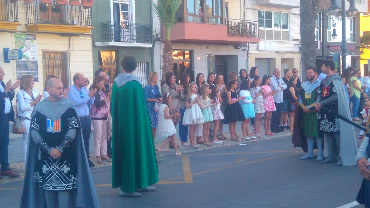 Pregón de #SantPere sin gradas. #SinDistinciones #FestesDelPoble @AmparoMarco <a href="/Sara_Uso/">Sara Usó Alía</a> @simosanchorafa <a href="/RiberaMary/">mary carmen ribera</a>