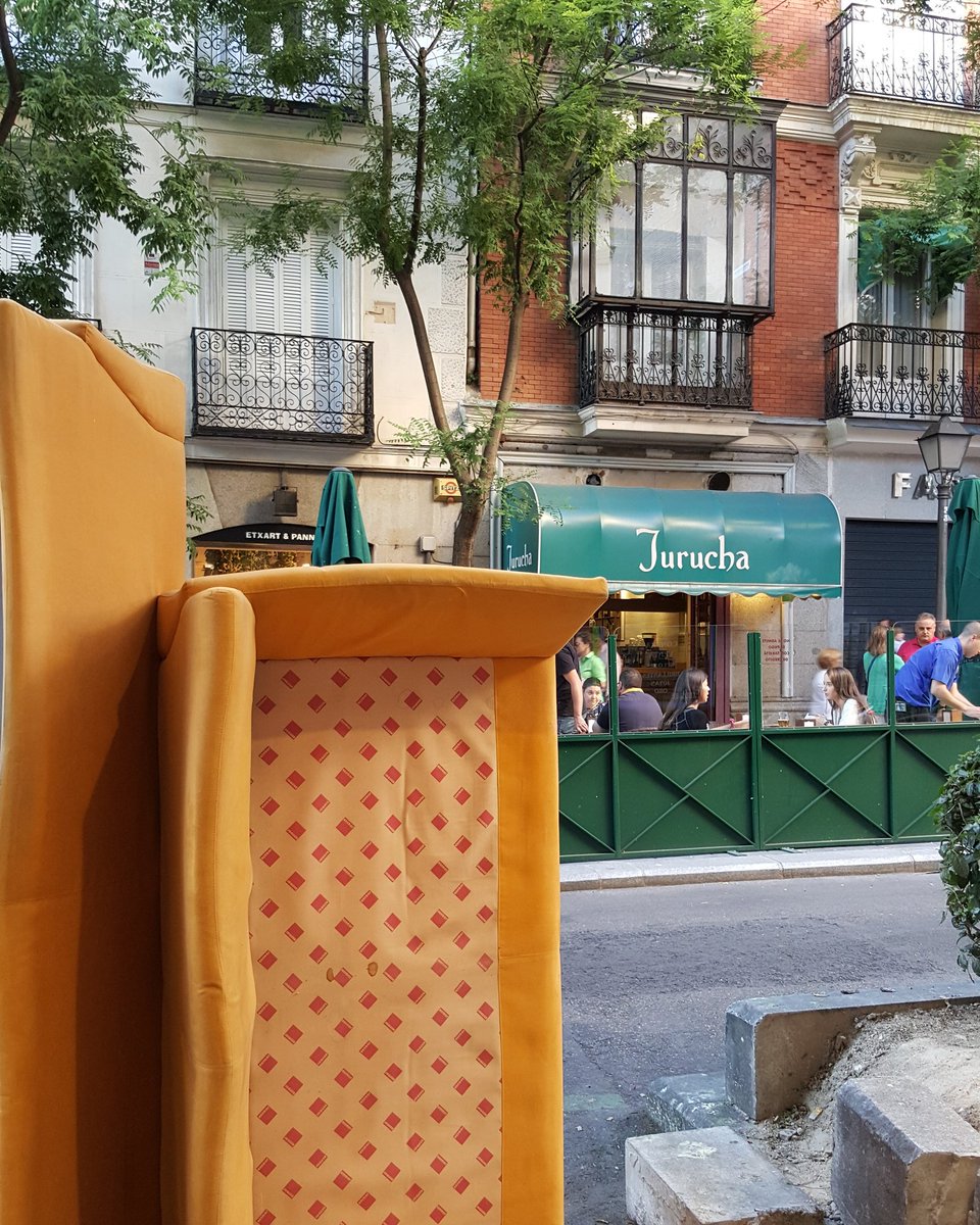 KatDecoVintage's tweet photo. Deco street... #Madrid #decostreet #vintage #madridmola https://t.co/BVQBxEGHb0