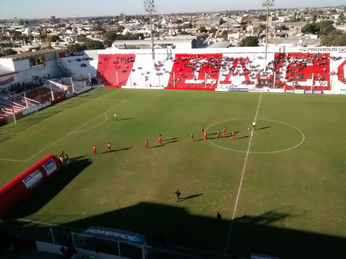 SomosxDxT's tweet photo. #Instuto arranca con #Almagro el último partido de un torneo para el olvido de la Gloria que debe volver a empezar! https://t.co/rTSB945Xpc