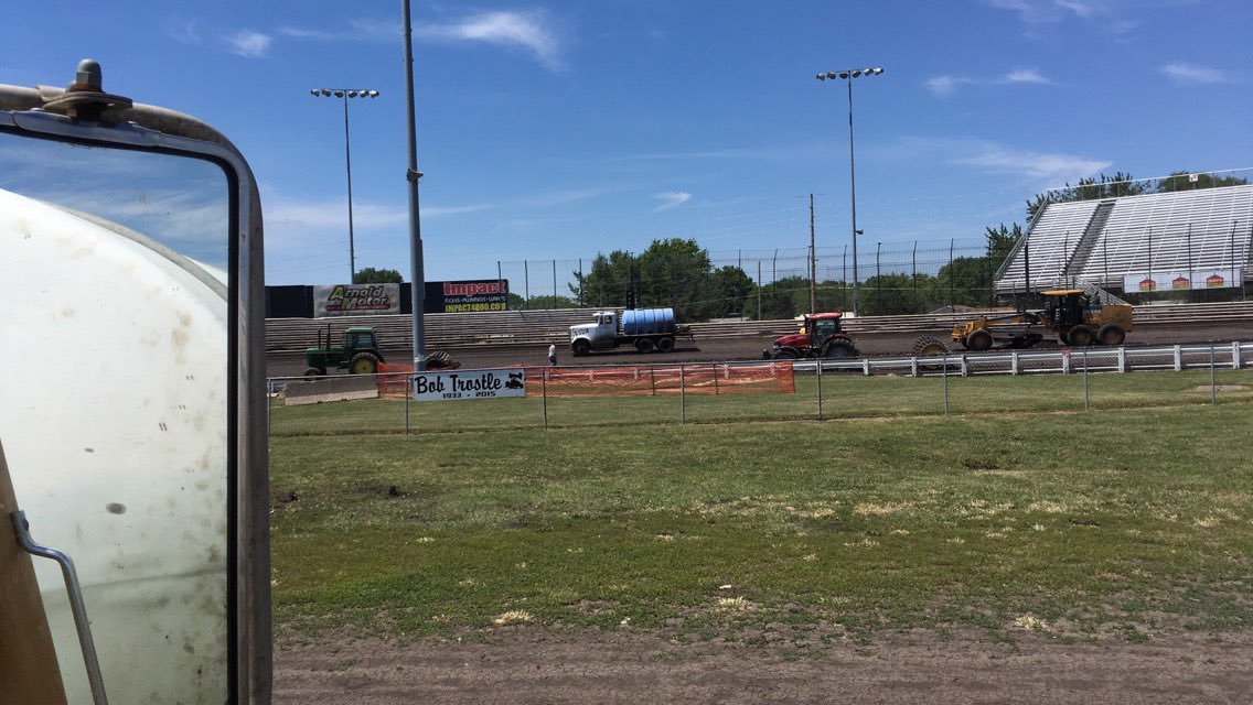 Busy day out here on the track <a href="/knoxvilleraces/">Knoxville Raceway</a> getting ready for <a href="/SlidewaysKartin/">Slideways Karting</a> night! #fueledbyspeed 🏁