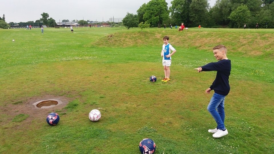 MillHillJuniors's tweet image. U10s Blue -End of season day out!👍🏼⚽️😀🏆

#Ditched the boring sit down presentation .....This is what the kids want!