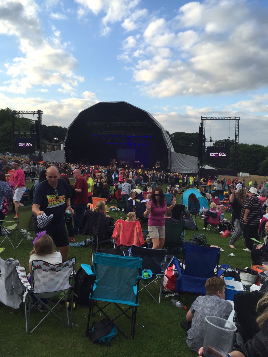 Just waiting for your Dad <a href="/lemontwittor/">Keith Lemon</a>