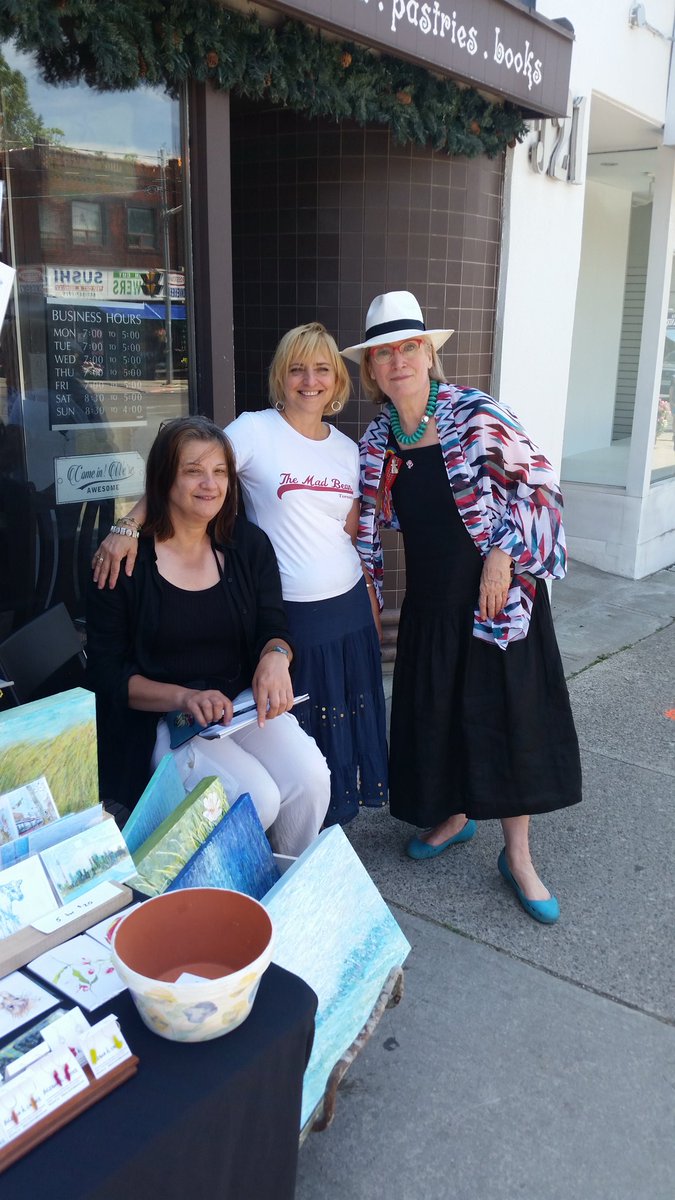 tc_shaun's tweet photo. .@EglintonWay #ScavengerHunt Biljana, Lisa @madbean519 with @Carolyn_Bennett great cold coffee #shoplocal #StPauls https://t.co/IU3F8u0CnI
