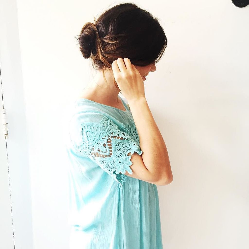 darlingletsgo's tweet photo. Crochet lace sleeve perfection! #lacetop #crochet #minttop #mint #loosebun #rosewood https://t.co/RDrhLfK8BU
