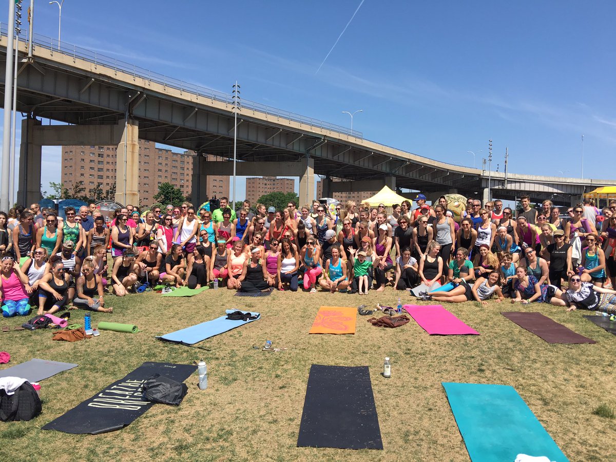 PowerYogaBflo's tweet photo. FUN! Lots of first's today! CROW, HANDSTAND! Get out of your own way!😍👍💪👊🙏♥️ @CanalsideBflo @BCBSWNY @PowerYogaBflo https://t.co/Qv0kUWR5vU