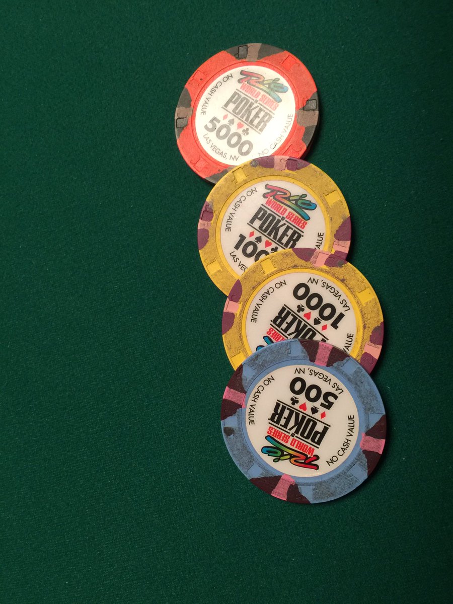 DJBuckley5's tweet image. Playing the 1500nl @wsop today. Started with 4 chips.  #lotsofworktodo