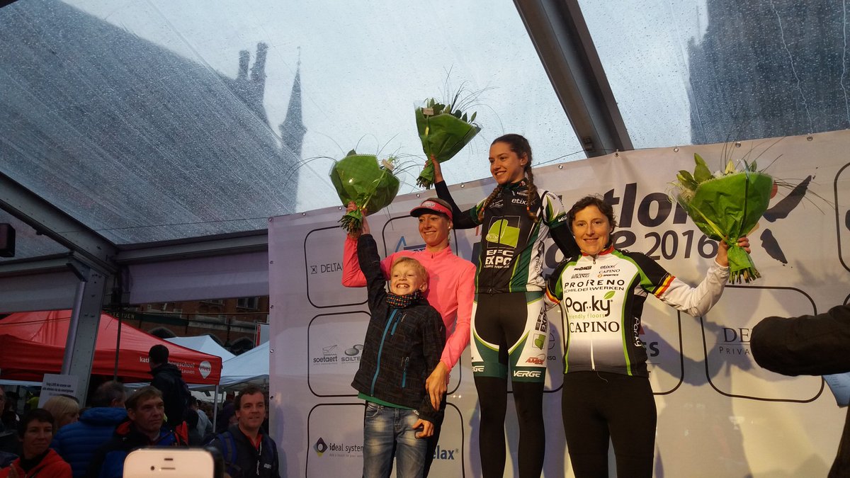 Sterke <a href="/JokeCoysman/">Joke Coysman</a> 2de in triatlon Brugge! Op dreef! <a href="/Ilonaeversdijk/">Ilona Eversdijk</a> knap 4de! <a href="/bioracer/">bioracer</a> <a href="/EtixxBENELUX/">EtixxBENELUX</a> #ETZ