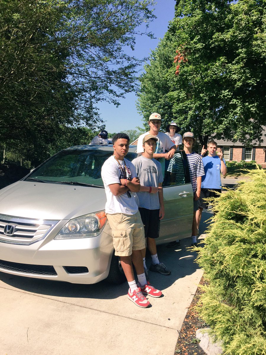 DevinMStuart's tweet photo. @devinbball6 and again ✊🏽🏊🏽🏄🏽 https://t.co/TjrZlA1z88
