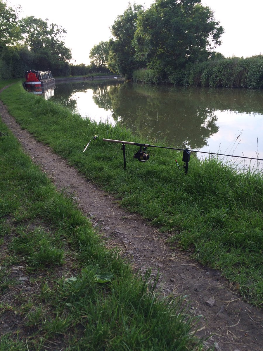 AtnPlumb's tweet photo. #Nashscope #nash 6ft sawn off just like a smart car, can park them anywhere. #nashtackle https://t.co/iMRxn5SZeE