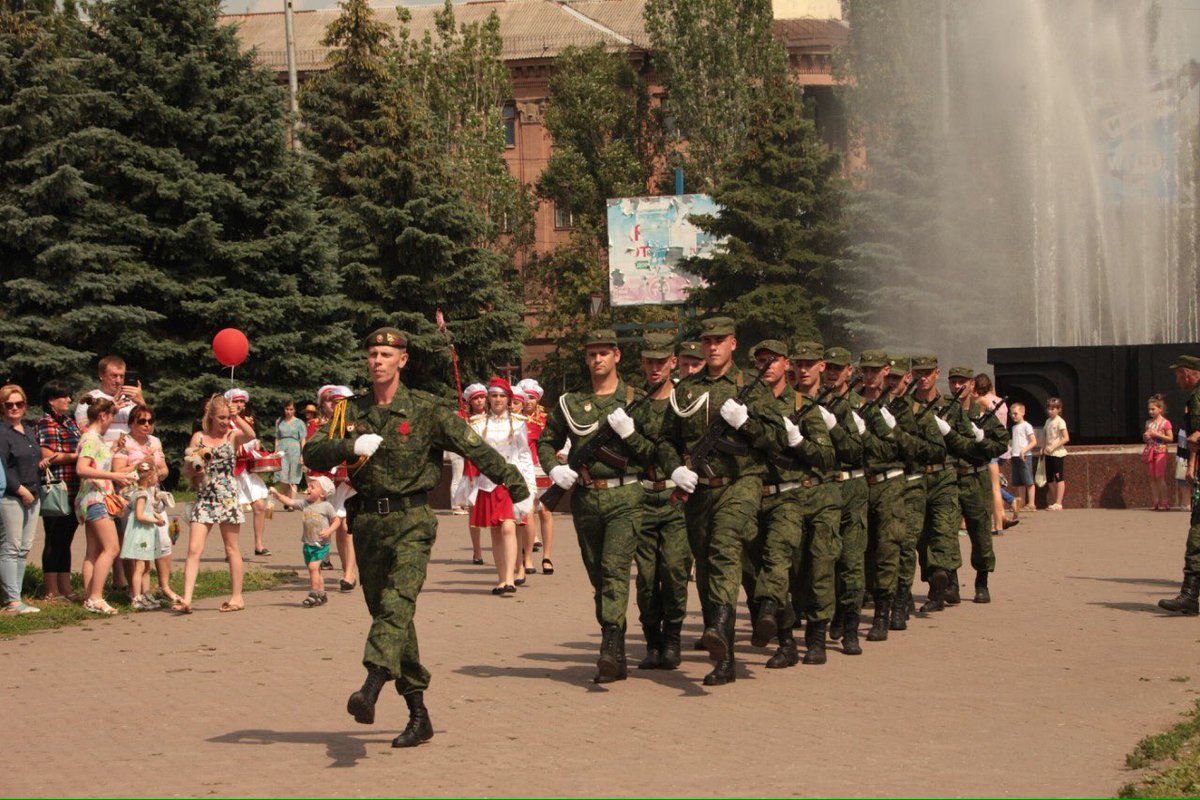 krasniyliman's tweet photo. #Горловка Каждую неделю парад https://t.co/xVnT374GXz