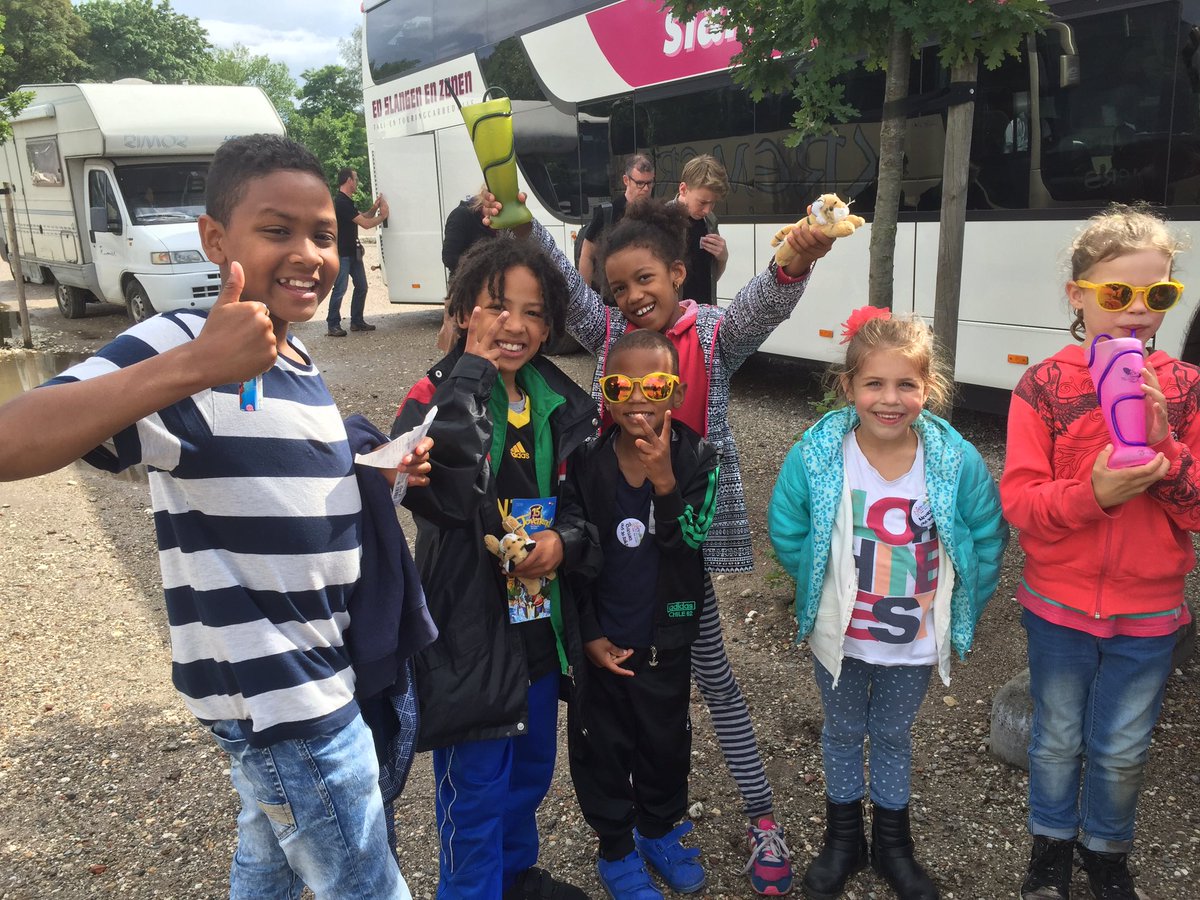 stichtingnienoo's tweet photo. Moe maar voldaan kijken we terug op een magische dag Toverland! Alleen maar stralende kids. #nienoo #toverland https://t.co/p5js9lwnnB