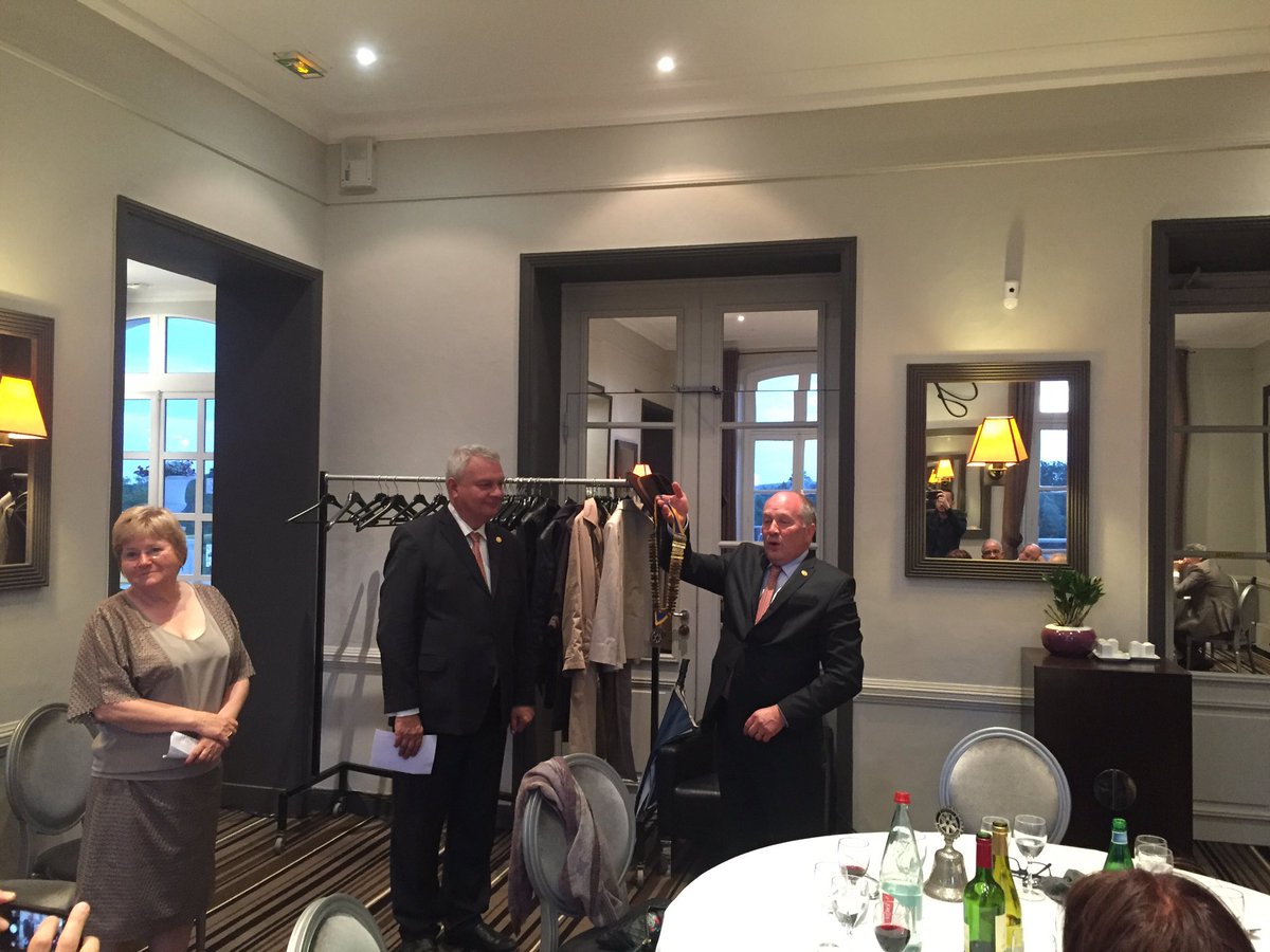 RotaryPoissy's tweet photo. Soirée passation du #rotary #poissy https://t.co/Dt0Xbva2Eq