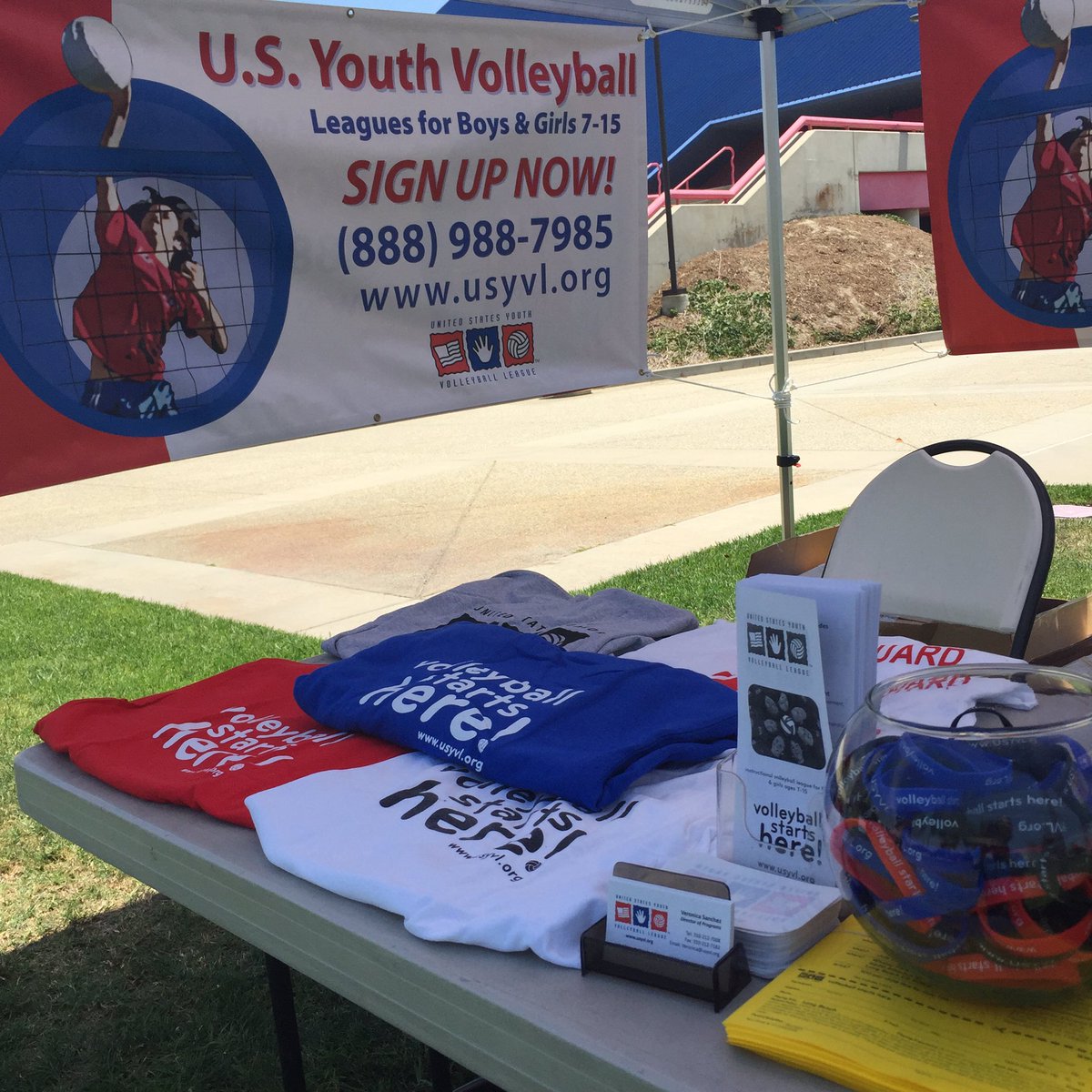 USYVL's tweet photo. #USYVL is in Long Beach for the @VolBQue #VBQ5 come visit us for info, games, prizes #VolleyballStartsHere https://t.co/JRKIjJBg49