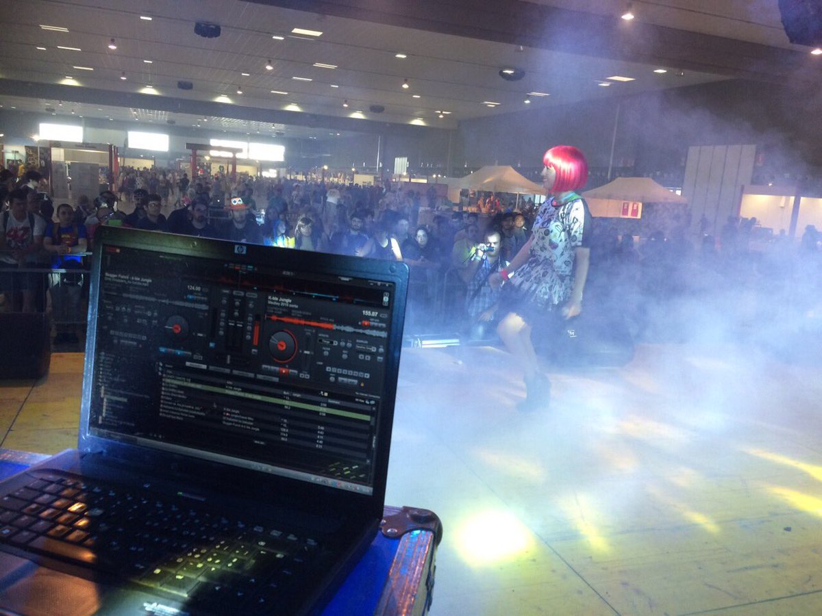ErikoErikottero's tweet photo. Domani al @Wondercon_it faro' una lezione di giapponese alle 17.00 e un concerto alle 19.00 !! #KbleJungle https://t.co/FHmStjbh6N