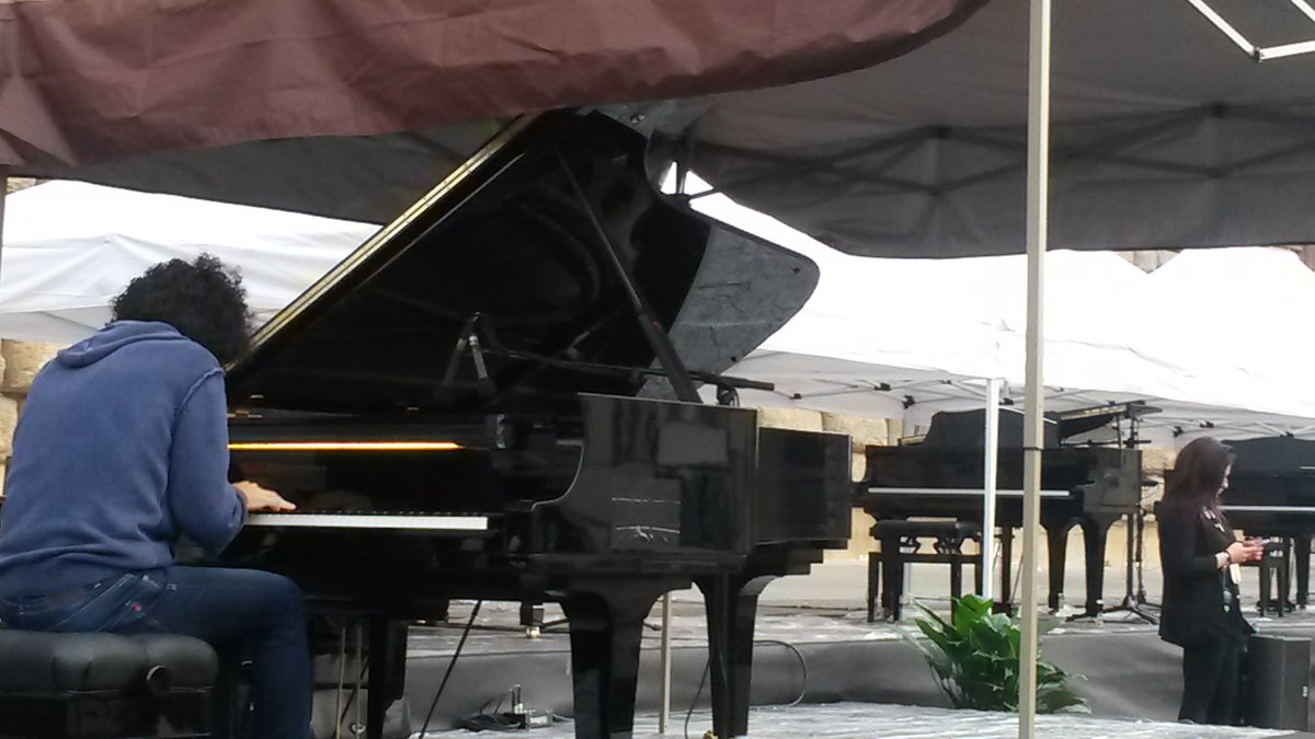 Giornata speciale per l'accordatore-maratoneta di #Prato che piace anche a <a href="/giovanniallevi/">Giovanni Allevi</a> 
bit.ly/1Ow8b3K