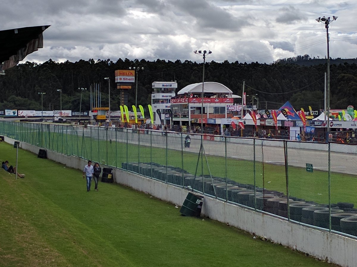Juansealvis's tweet photo. Hoy día de motores #ConShellEnMotoFest y @TheRiderSpot https://t.co/IlR3wVQtpJ