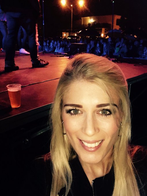 On concert of my friend! UDG from backstage 😜😚 https://t.co/6TqM73lq9O<a href="/tag/happygirl"class="tags"><span>#happygirl</span></a><a href="/tag/goodday"class="tags"><span>#goodday</span></a><a href="/tag/iloveflowers"class="tags"><span>#iloveflowers</span></a>