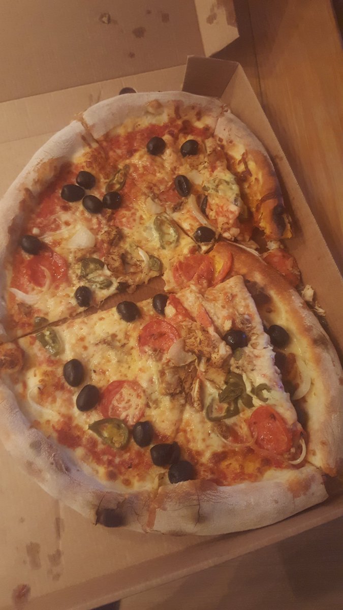 linzielashes's tweet image. When your @Deliveroo  order arrives cold and like this #unacceotable #sendback @Deliveroo_MCR