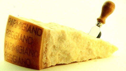 MenaspaP's tweet photo. "I'm on this new diet. I don't eat anything and when I feel like I'm about to faint I eat a cube of cheese"
#Diet https://t.co/4zr9Ib9NUf