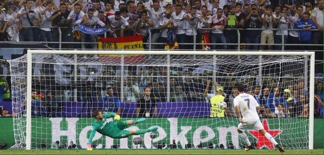 GentlemanMadrid's tweet photo. Al palo Cristiano Ronaldo. https://t.co/If61J8ljCd