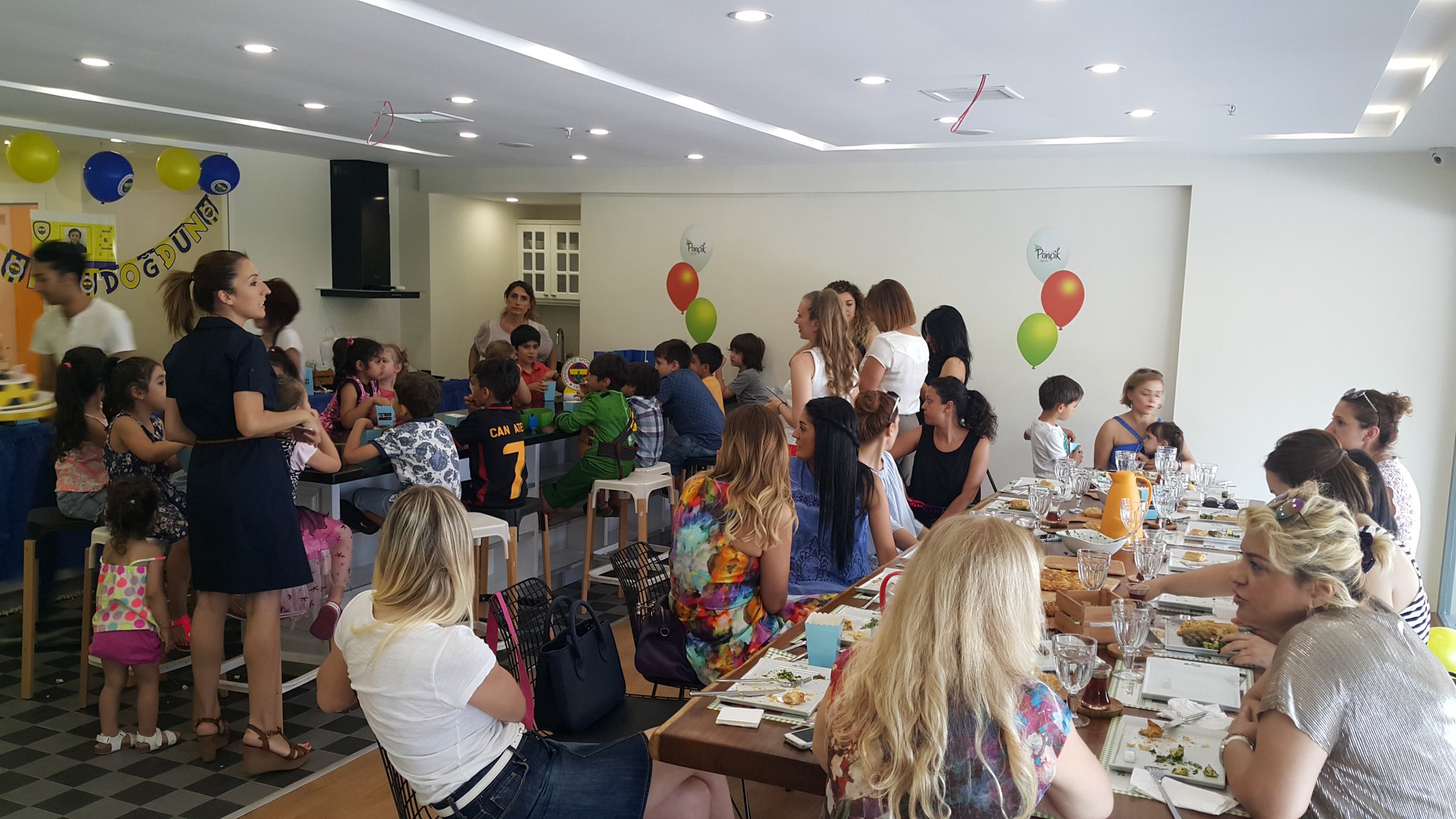 poncik parti evi poncikpartievi twitter